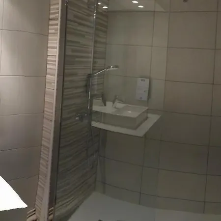 Hôtel Kyriad Bourg En Bresse Extérieur photo