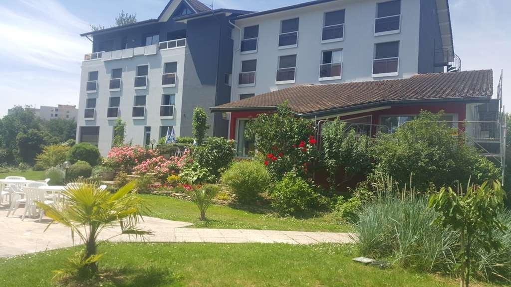 Kyriad En Bresse